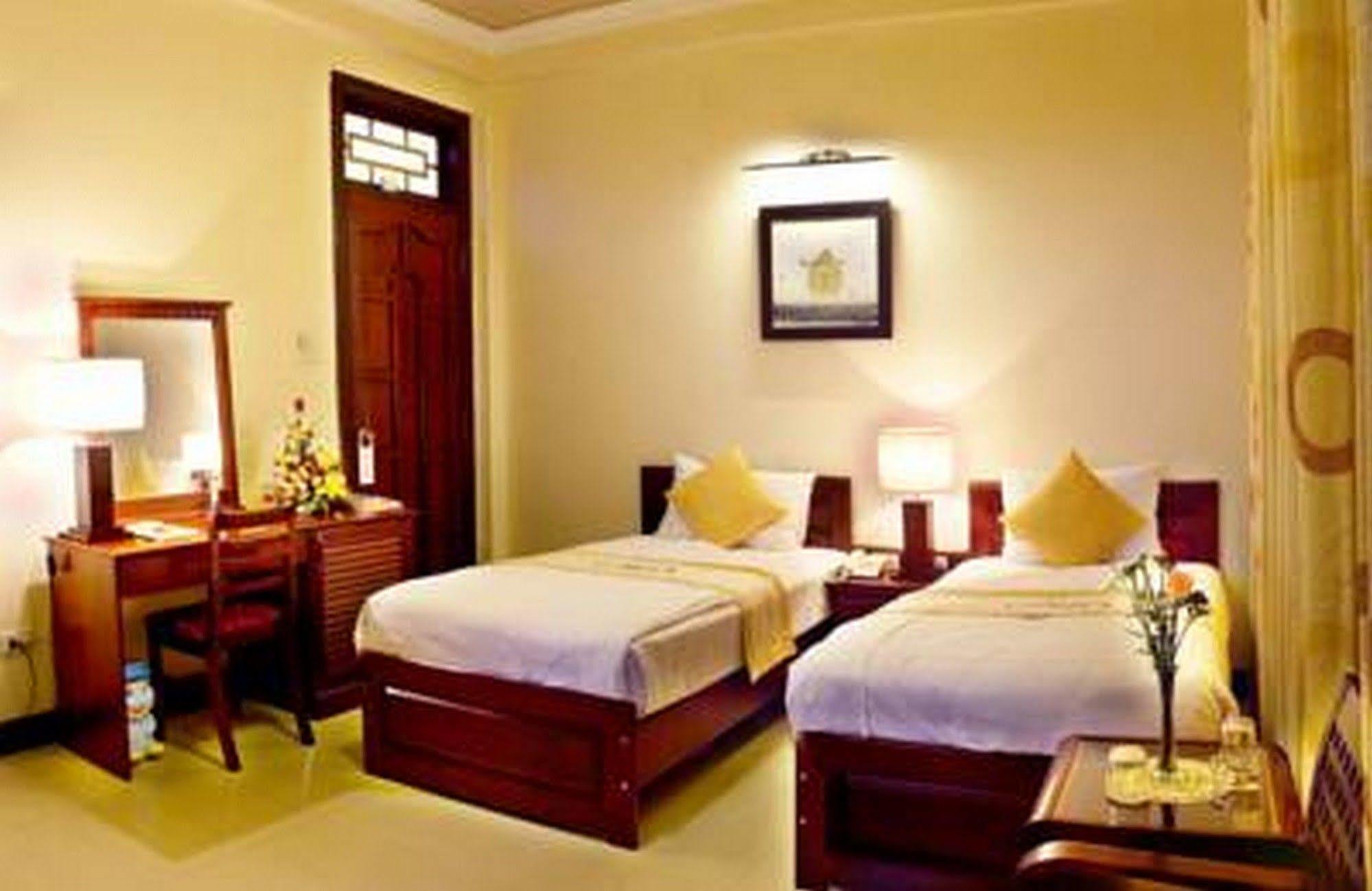 Victory Hotel Hue Exterior foto